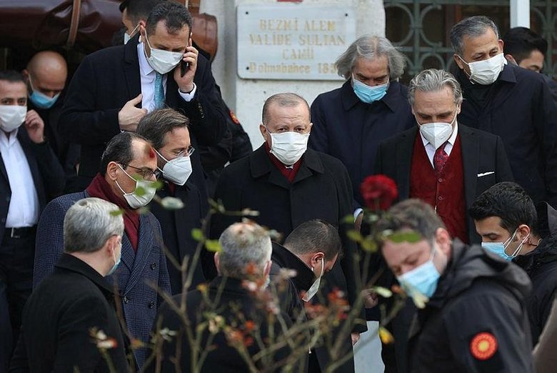 Başkan Erdoğan’dan Cuma namazı çıkışı önemli açıklamalar