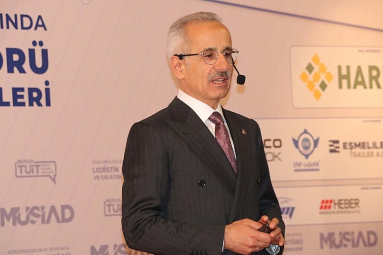 Bakan Uraloğlu’ndan İzmir’e yüksek hızlı tren müjdesi