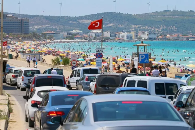 cesme-sahilleri-dolup-tasti-1785090978271.png