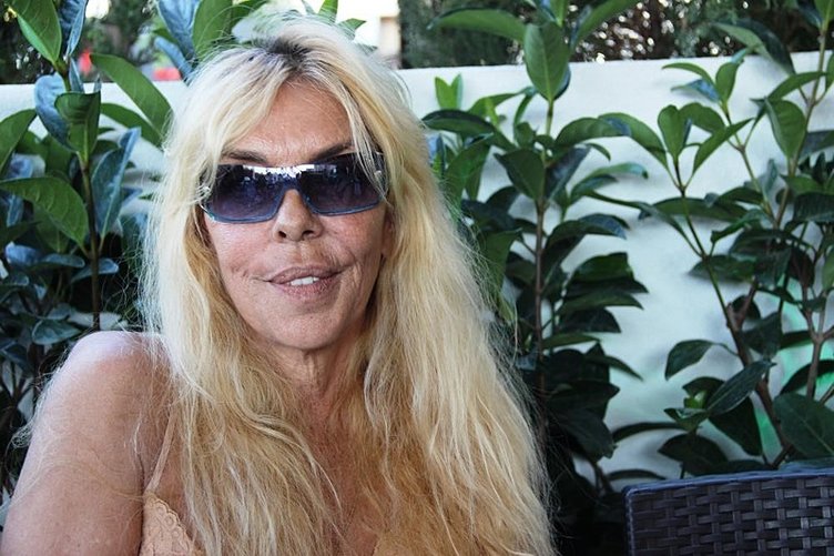 Ahu Tuğba’nın kızından şüpheli ölüm iddiası! Annemin yastığında bir miktar kan vardı