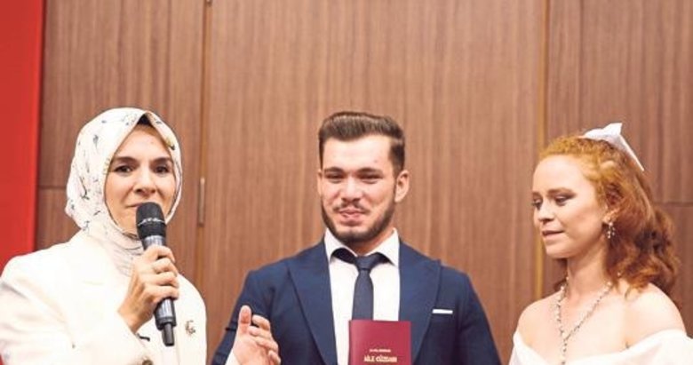 Genç çiftin nikahına Bakan Göktaş şahitlik etti