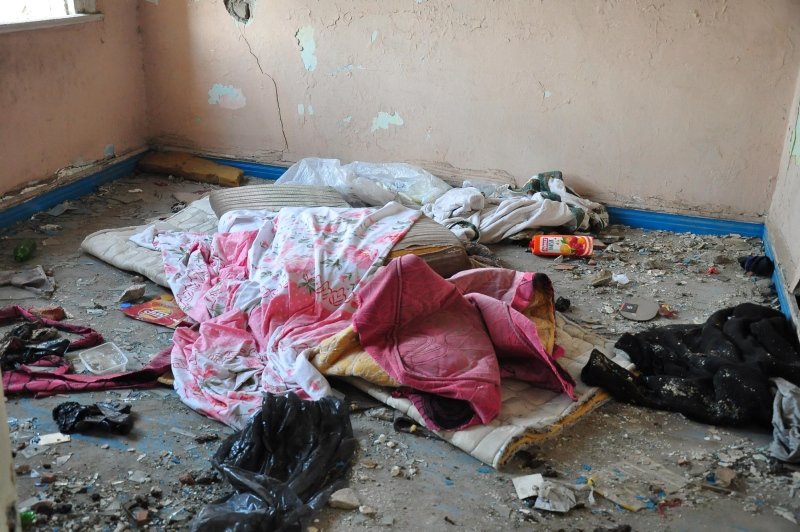 İzmir'de tarihi binaları yağmaladılar