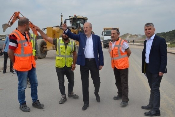 İstanbul-İzmir Otoyolu’nun Balıkesir il sınırlarında kalan kısmında çalışmalar son sürat devam ediyor