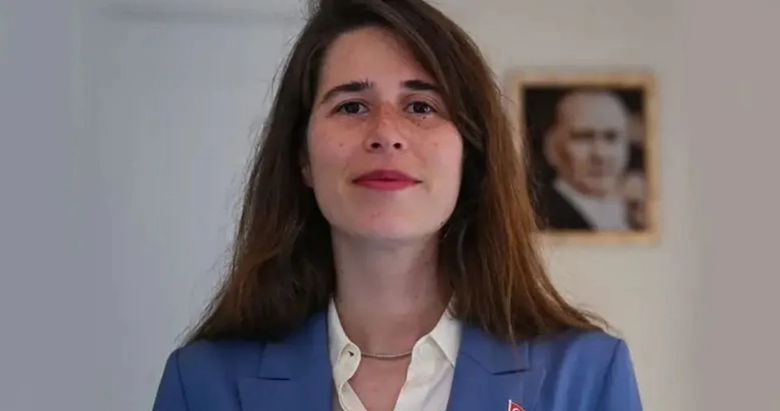 CHP’li Çeşme Belediye Başkanı Lal Denizli adliyede!