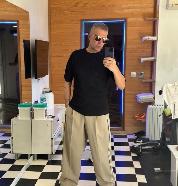 Berdan Mardini renkli tarzıyla gündem oldu