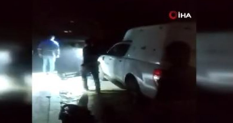 Depreme sokakta yakalandılar! İzmir polisinin panik anları kamerada!