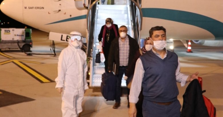 167 Türk vatandaşı uçakla Kütahya’ya getirildi