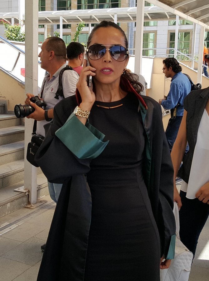 Ölümden rol yaparak kurtuldu!