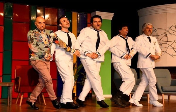 Behzat ve Nejat Uygur kardeşler turnede talihsiz bir kaza geçirdi