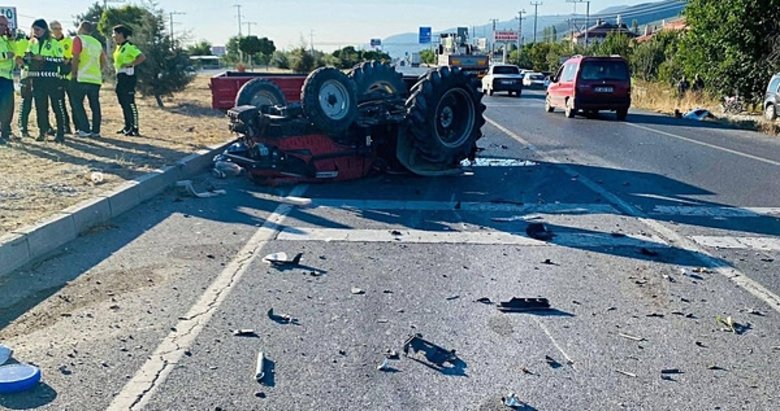 Afyonkarahisar’da feci kaza: Otomobil çarpması sonucu devrilen traktörün sürücüsü hayatını kaybetti!