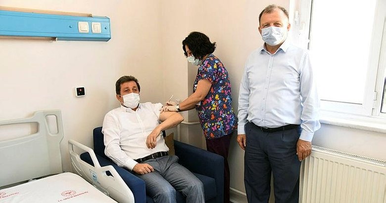Türkiye’de nüfusa göre en çok Kovid-19 aşısı yapılan Muğla’da aşılama hız kesmedi