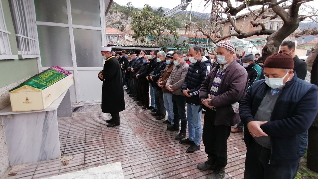 Polis sevgilisi tarafından öldürülen kadın son yolculuğuna uğurlandı