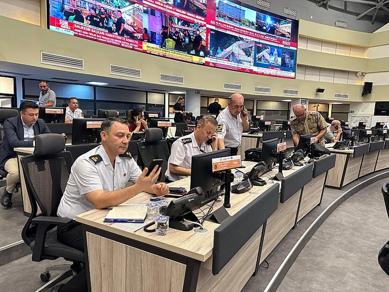 Son dakika: Balıkesir’de korkutan deprem! Tüm Marmara’da hissedildi