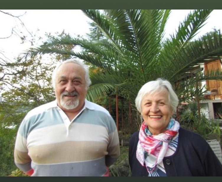 Ünlü oyuncu Şehsuvar Aktaş’ın babası ve üvey annesi son yolculuğuna uğurlandı