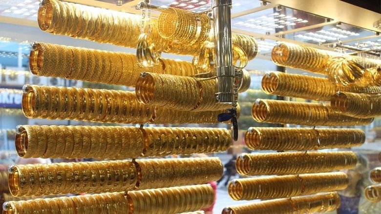 denizlide-30-yillik-kuyumcudan-akilalmaz-dolandiricilik-100-kilo-altinla-ortadan-kayboldu-1777983681268.jpeg