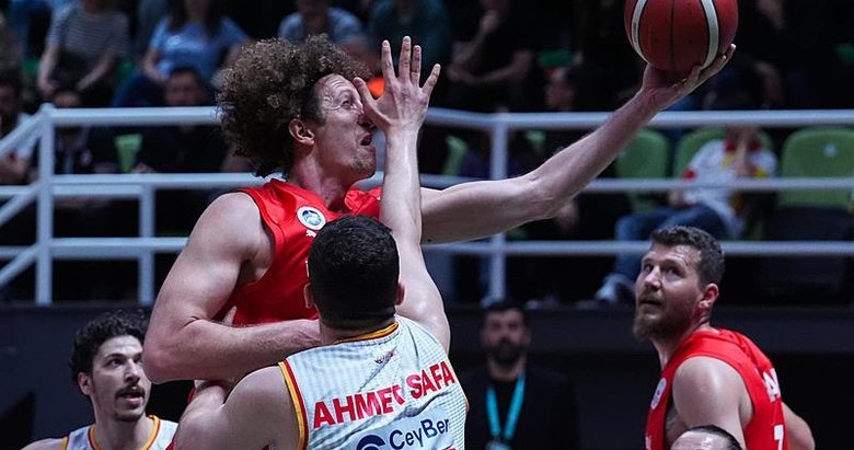 Göztepe final grubuna galibiyetle başladı