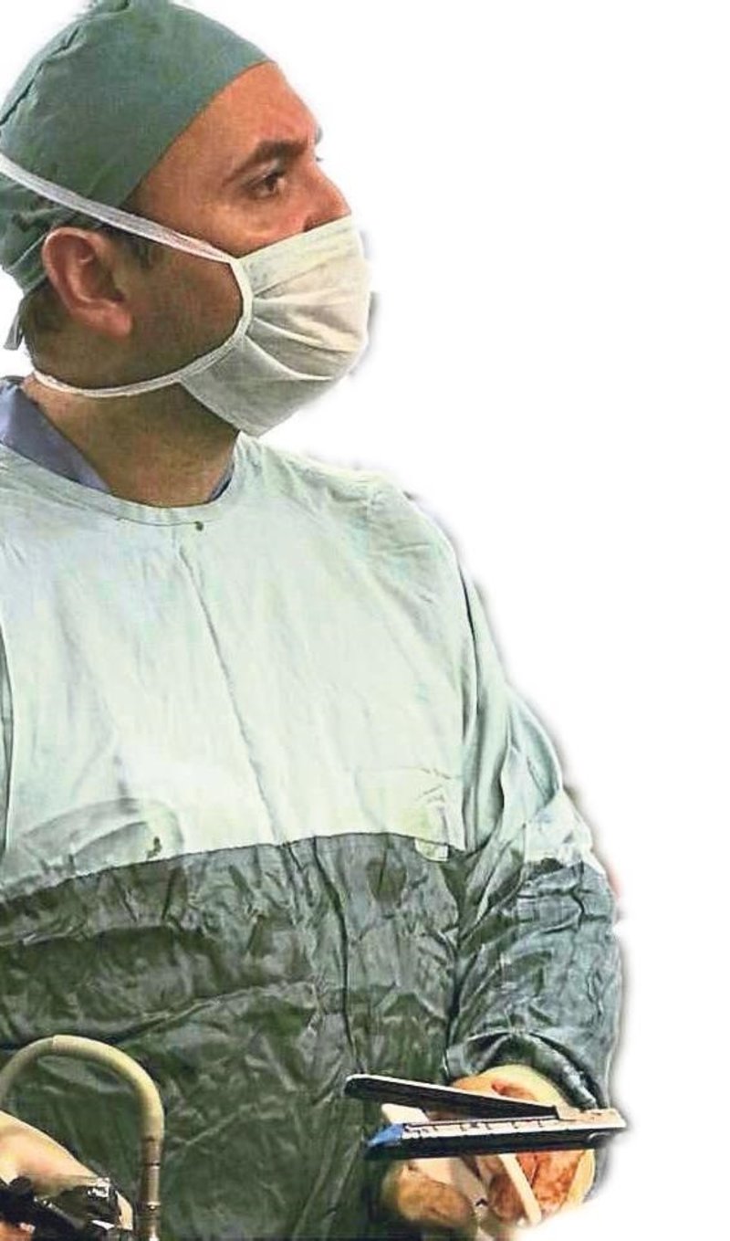 Bir Doktor Iki Olum