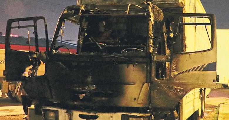 Alevlere teslim olan kamyon panik yarattı