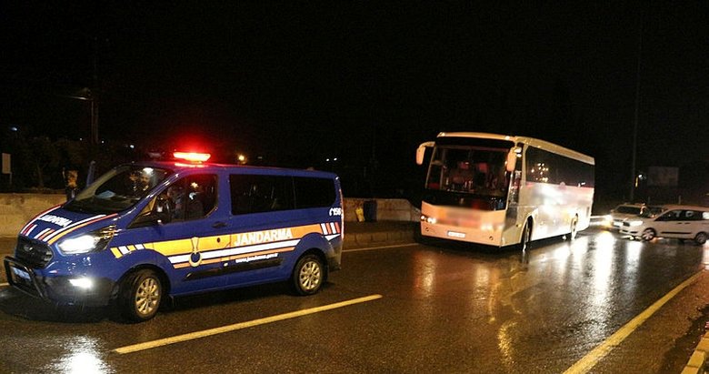 Aydın’da yolcu otobüsü şoförü direksiyonda kalp krizi geçirdi