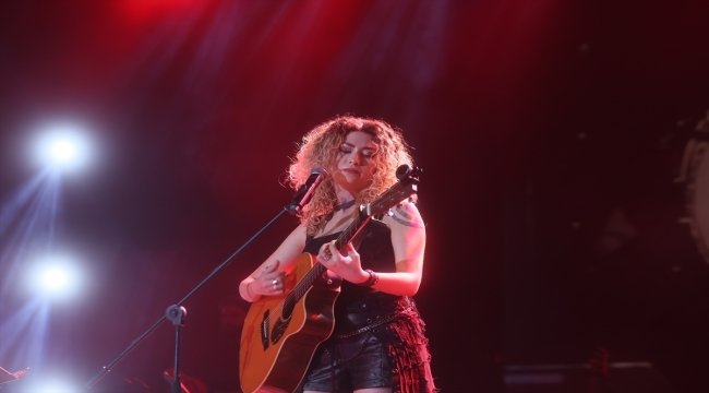 Levent ve dostları Gazze için söyledi