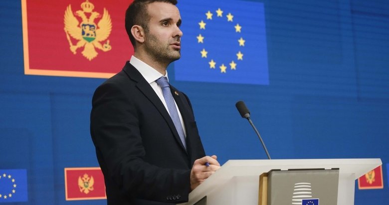 Karadağ Türklere vizesiz geçişi askıya alıyor