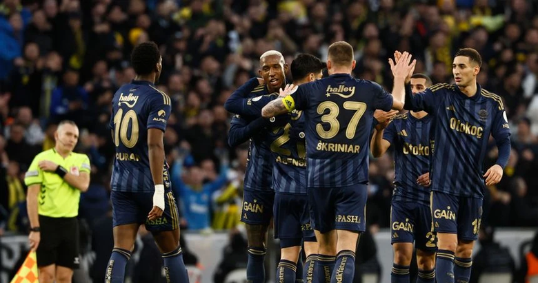 Fenerbahçe’de tecrübeli savunmacıya talip var!