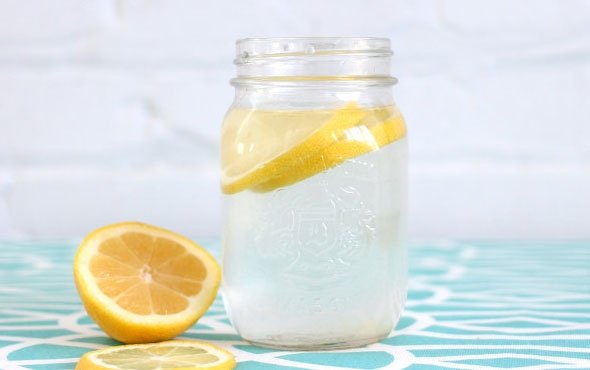 Düzenli olarak limonlu su içmenin hiç bilmediğiniz faydaları