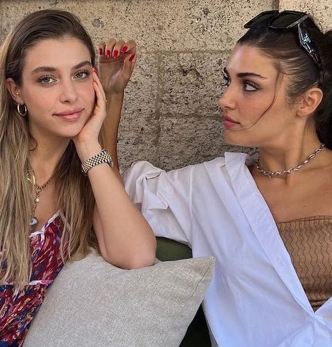 Hande Erçel’in acı günü!