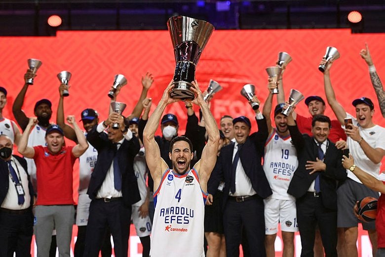 Son dakika: Anadolu Efes EuroLeague Şampiyonu oldu