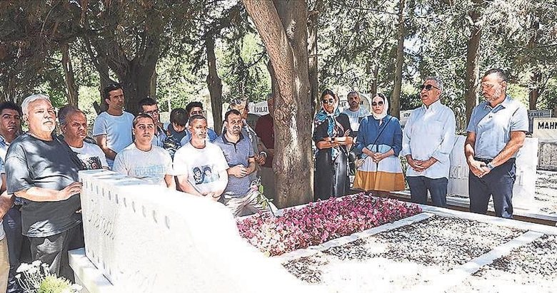 Kemal Sunal vefatının 22. yılında anıldı