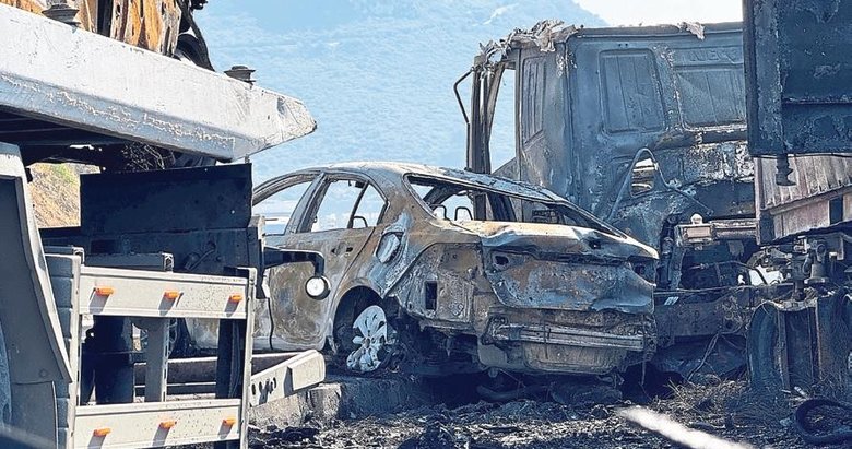İzmir’de minibüs ve otomobil çarpıştı: 5 yaralı