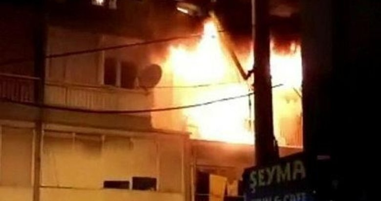 İzmir’de ev alev alev yandı