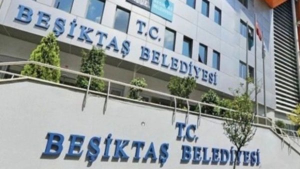 Aylardır maaş alamıyorlar! Beşiktaş Belediyesi işçileri iş bıraktı: İlçede çöp dağları oluştu