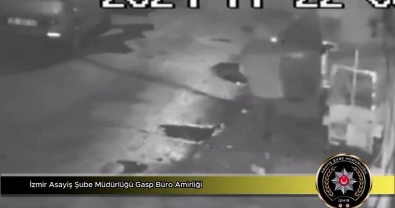 İzmir’de eve silahla ateş açan şüpheliler böyle kaydedildi