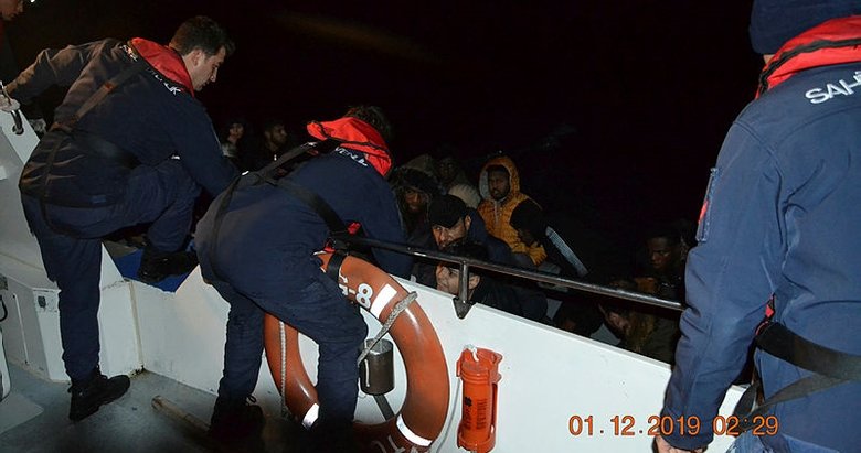 Balıkesir Ayvalık’ta 48 düzensiz göçmen yakalandı
