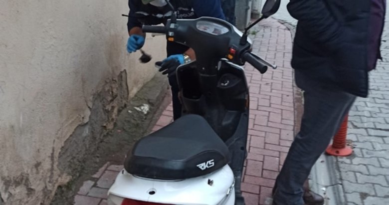 Izmir De Siparis Teslim Eden Kuryenin Motosikletini Calan Kisi Tutuklandi