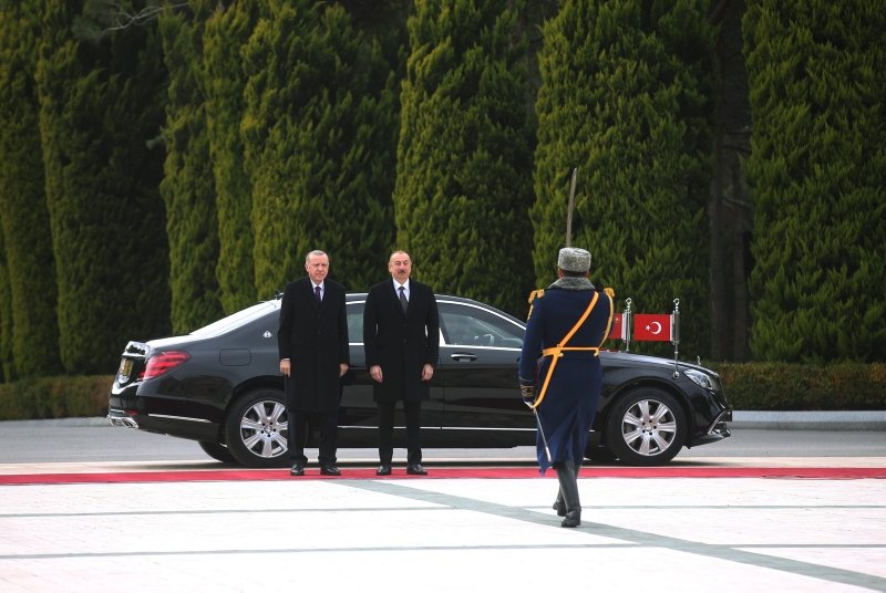 Başkan Erdoğan Azerbaycan’da mevkidaşı Aliyev’e tesbih hediye etti