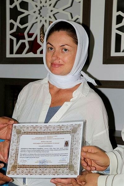 Sabah ezanından etkilenen Ukraynalı kadın Müslümanlığı seçti - Muğla Haberleri