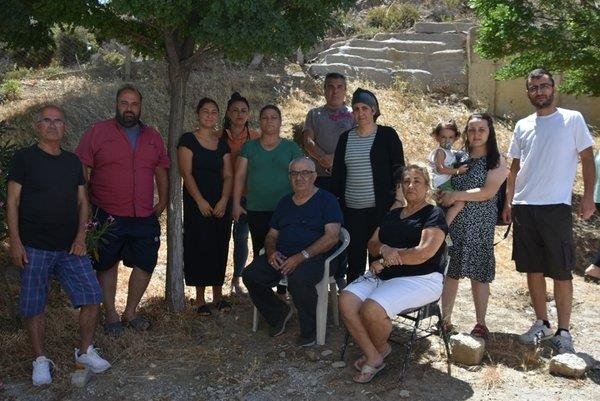 İzmir’de depremzedelerden kendilerini sokağa atmak isteyen Soyer’e tepki: İşgalci değil depremzedeyiz