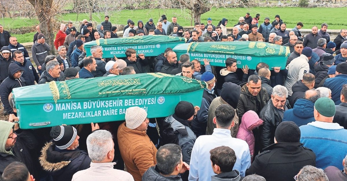 Manisa'da 1 tahliye 3 tabut