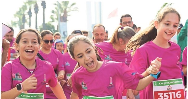 İzmir’de Zübeyde Hanım Koşusu coşkusu yaşandı
