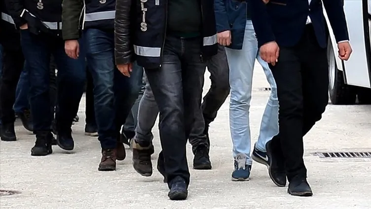 İzmir’de suç örgütüne operasyon: 8 gözaltı