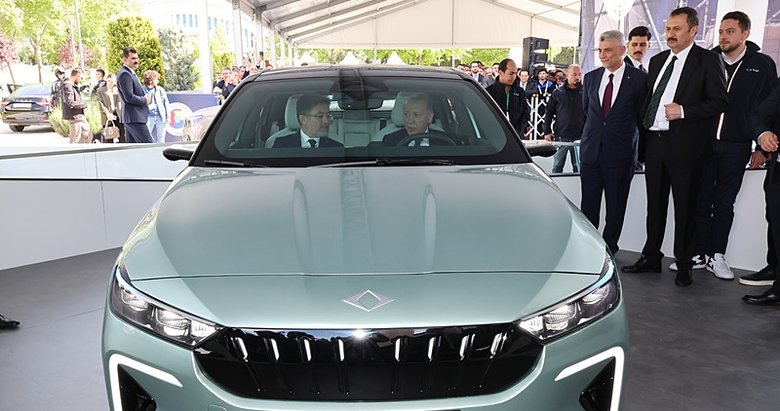 Başkan Erdoğan, Togg’un yeni modelini inceledi