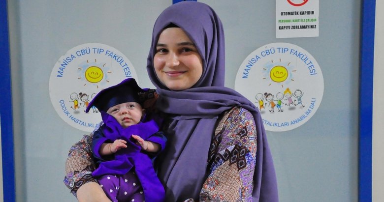Manisa’da 390 gram dünyaya gelen ’Mucize’ bebek hayata tutundu