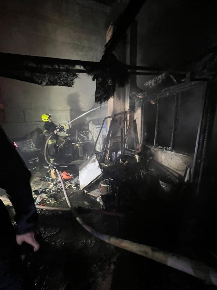 Aydın’da bir evde çıkan yangın yürekleri ağza getirdi