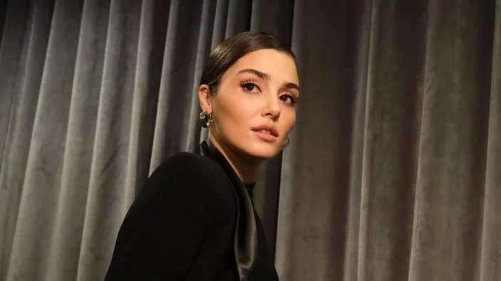 Hande Erçel’in acı günü!