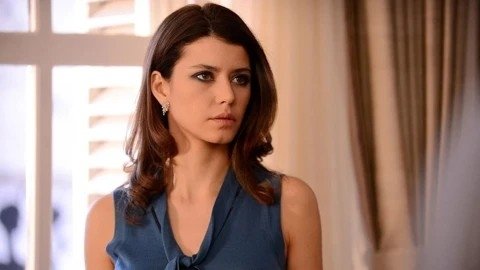 son-dakika-unlulere-uyusturucu-operasyonu-cok-sayida-gozalti-kenan-dogulu-beren-saat-ve-enis-arikan-da-listede-1781157059828.jpeg