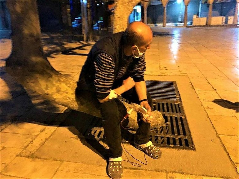 Elinde serum, kolunda damar yoluyla hastaneden kaçtı! Yakalanınca kendini böyle savundu