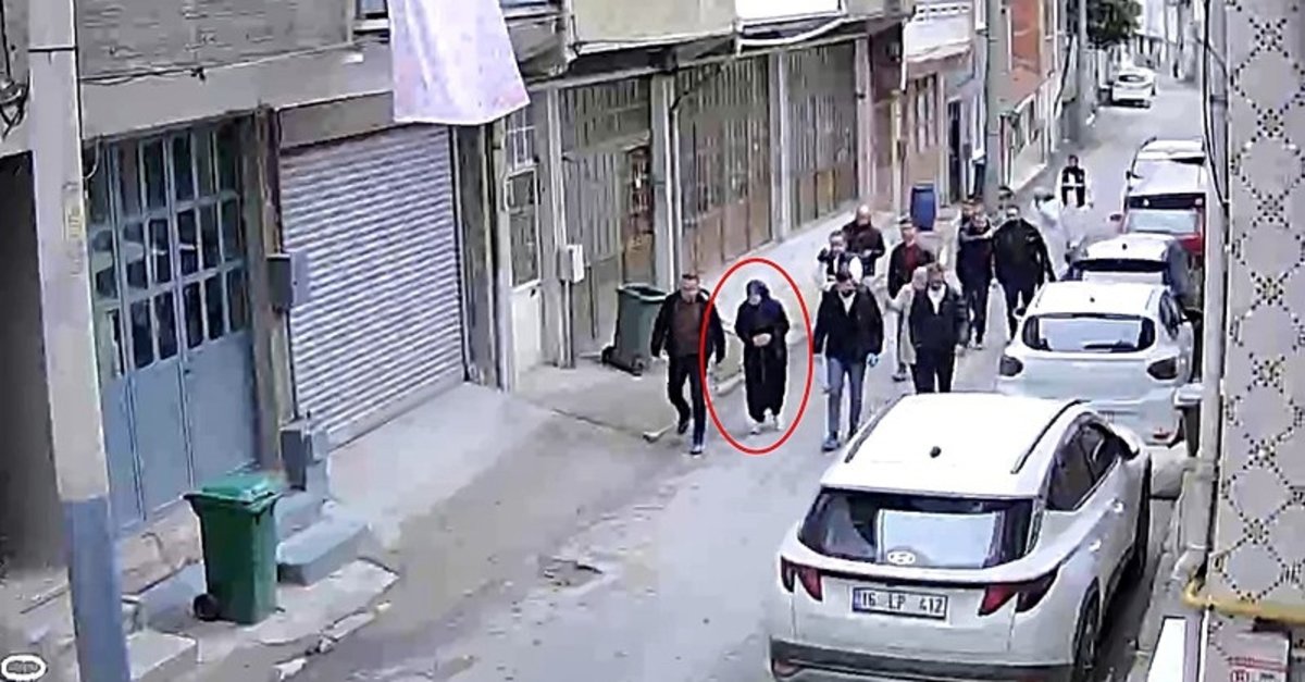 Eşini 15 parçaya ayırmıştı: Cesedi nereye attığını gösterdi! O görüntüler kamerada