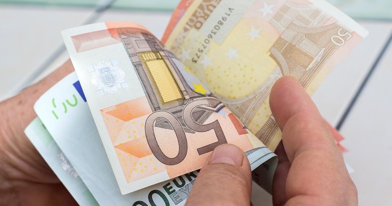 AB, ekonomik büyüme tahminini düşürdü